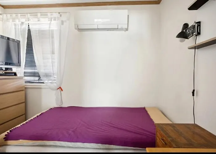 Rum i privatbostad Cozy For Rent In Ideal For 1 Or 2 Persons With A Child *