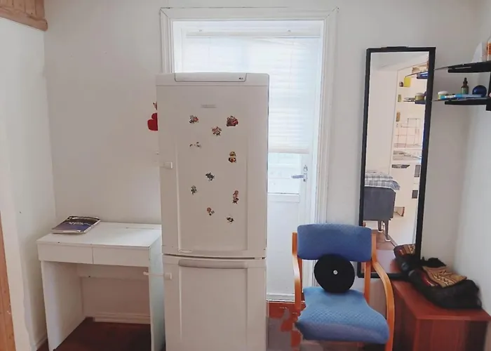 Cozy For Rent In Ideal For 1 Or 2 Persons With A Child *